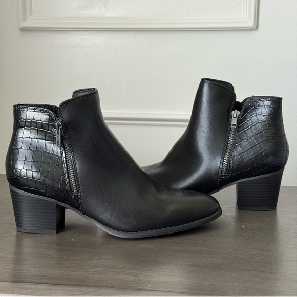 Kim Rogers Nepturn Booties - Wide Width Size 8.5M - Picture 6 of 10